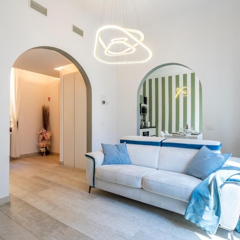 La Domus Firenze - Three-Bedroom House - 8