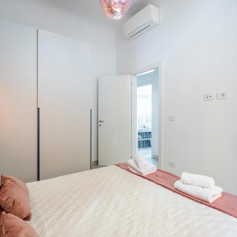 La Domus Firenze - Three-Bedroom House - 16