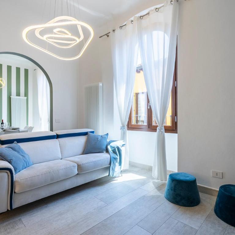 La Domus Firenze - Three-Bedroom House - 1