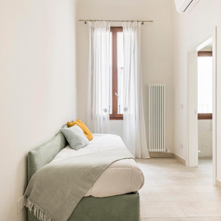La Domus Firenze - Three-Bedroom House - 19
