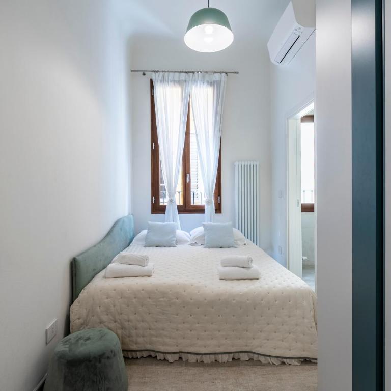 La Domus Firenze - Three-Bedroom House - 21