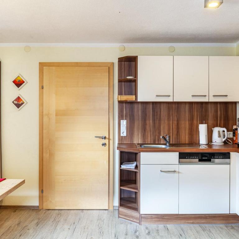 Ferienwohnung Galerie Kaiser - Superior Apartment mit 1 Schlafzimmer und Balkon - 10