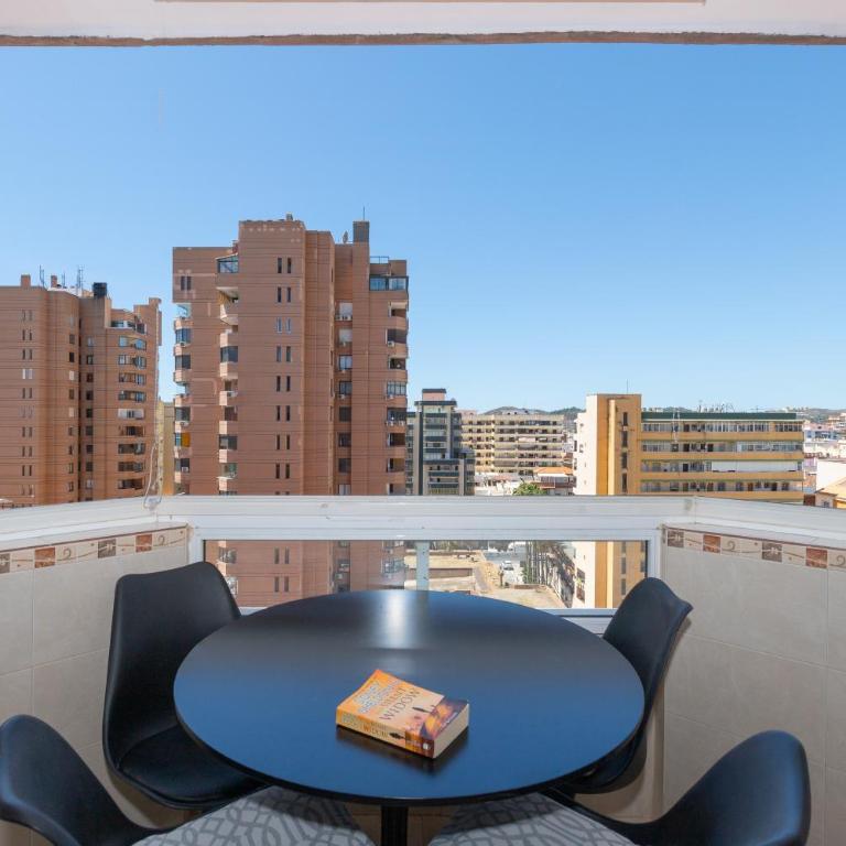 Sunny one bedroom apartment - Superior One-Bedroom Apartment with Balcony - 14