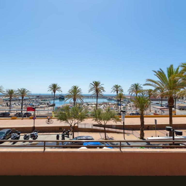 Sunny one bedroom apartment - Superior One-Bedroom Apartment with Balcony - 18