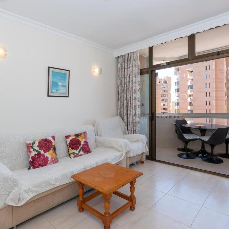 Sunny one bedroom apartment - Superior One-Bedroom Apartment with Balcony - 13