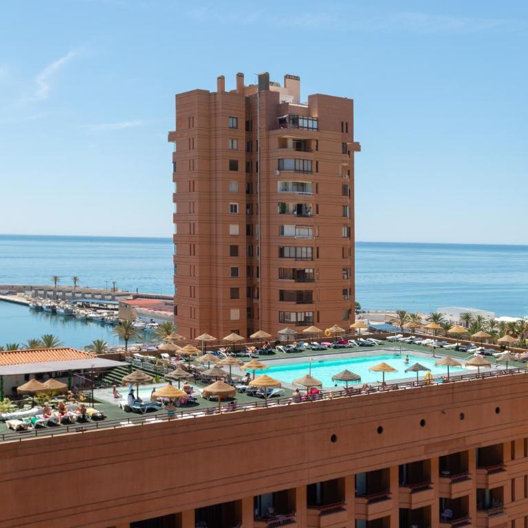 Sunny one bedroom apartment - Superior One-Bedroom Apartment with Balcony - 2