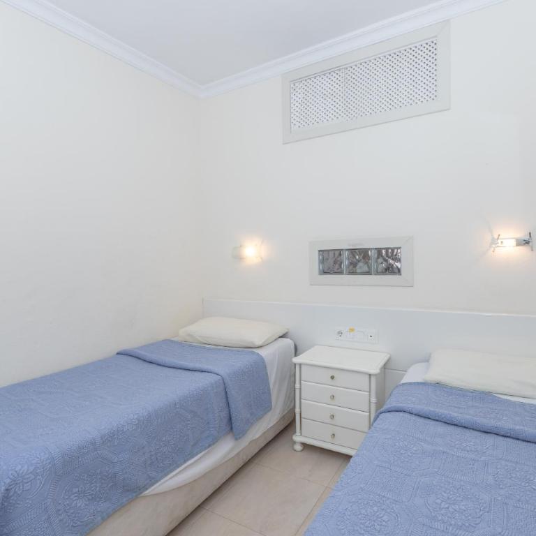 Sunny one bedroom apartment - Superior One-Bedroom Apartment with Balcony - 7