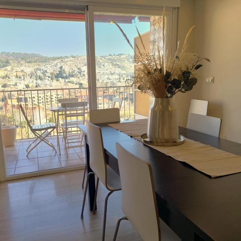 Apartamento Góngora Congresos - Three-Bedroom Premium Apartment with Balcony - 6
