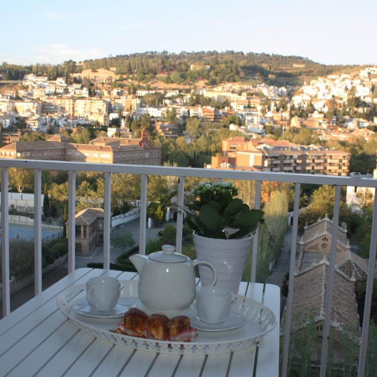 Apartamento Góngora Congresos - Three-Bedroom Premium Apartment with Balcony - 1