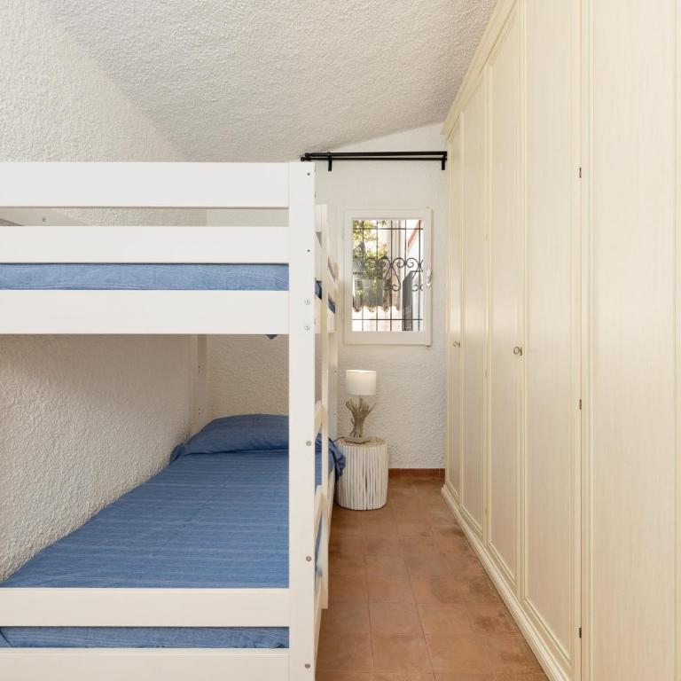 Villa Carmen - Three-Bedroom House - 24