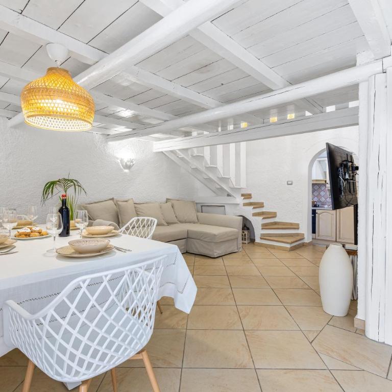 Villa Carmen - Three-Bedroom House - 9