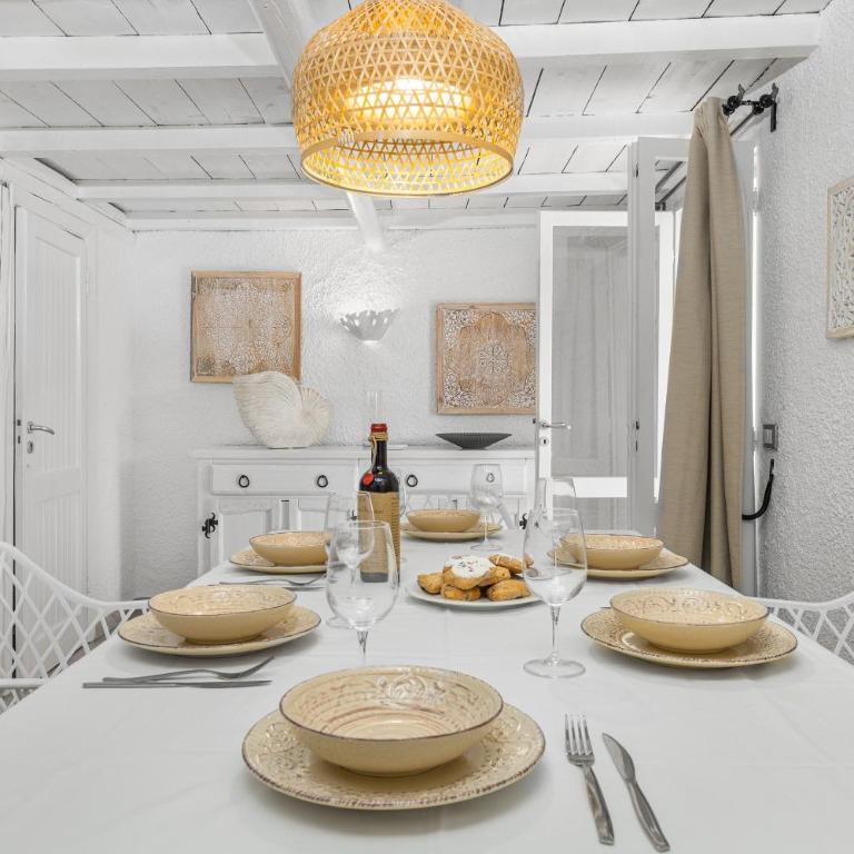 Villa Carmen - Three-Bedroom House - 10