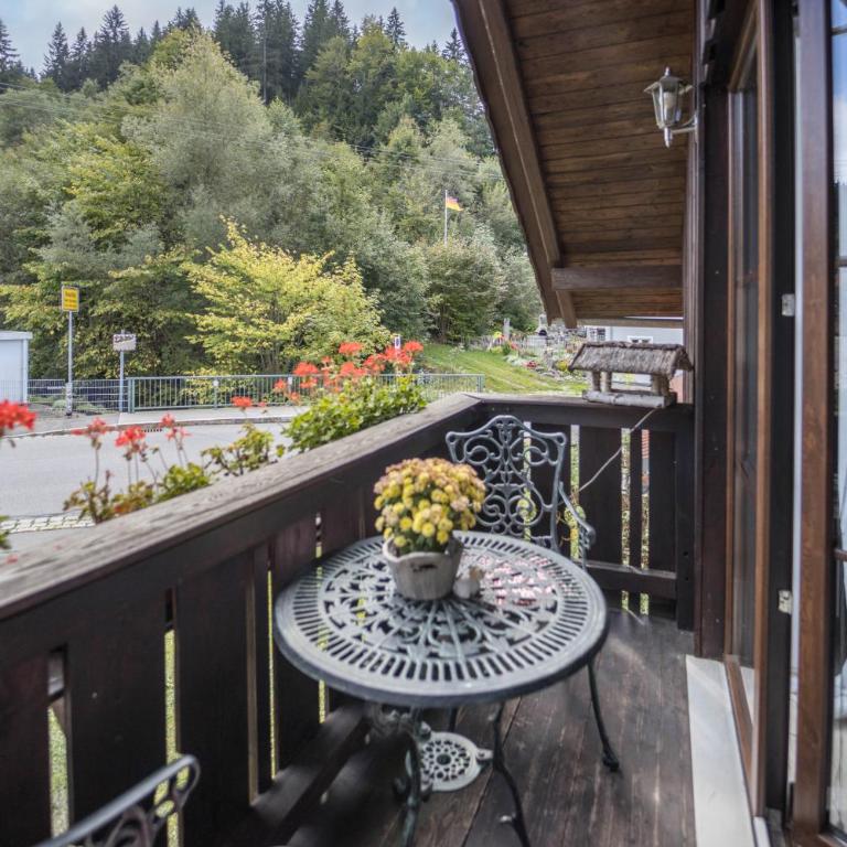 Ferienwohnung im Haus Kreuzthal - Superior Apartment mit 1 Schlafzimmer und Balkon - 12