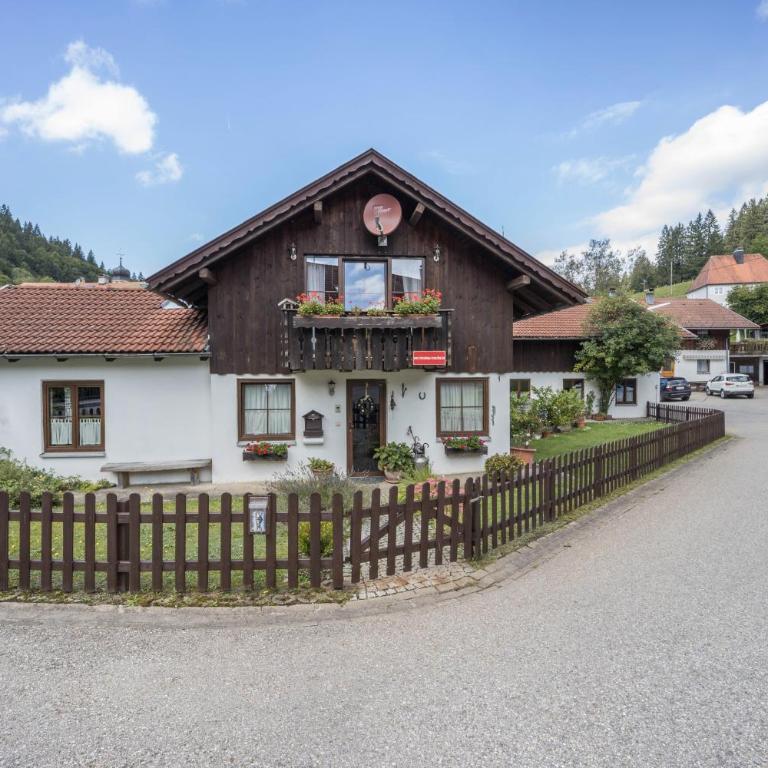 Ferienwohnung im Haus Kreuzthal - Superior Apartment mit 1 Schlafzimmer und Balkon - 1