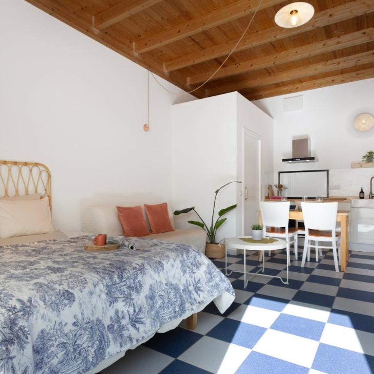 Blue Oasis - Studio with Terrace - 18