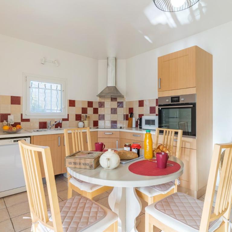 Le Petit Etang - Two-Bedroom House - 7