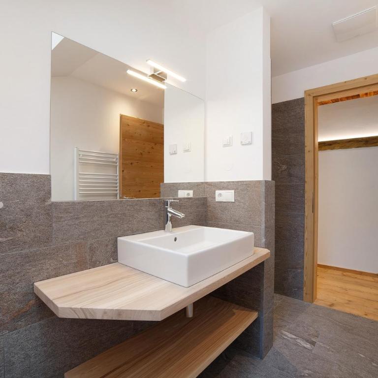Herrischner Apartement 1 - Appartamento Deluxe con 2 Camere da Letto e Vista Giardino - 23