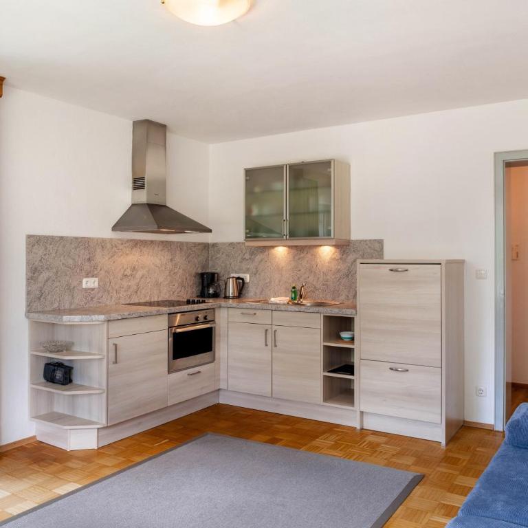 Haus Latschenhang Fewo 5 Karwendel - Superior Apartment with City View - 6