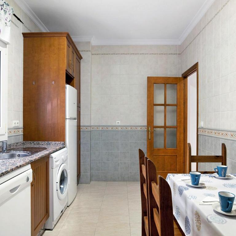 Aptº Jábega, Familias y Parejas - Apartamento con ducha - 8