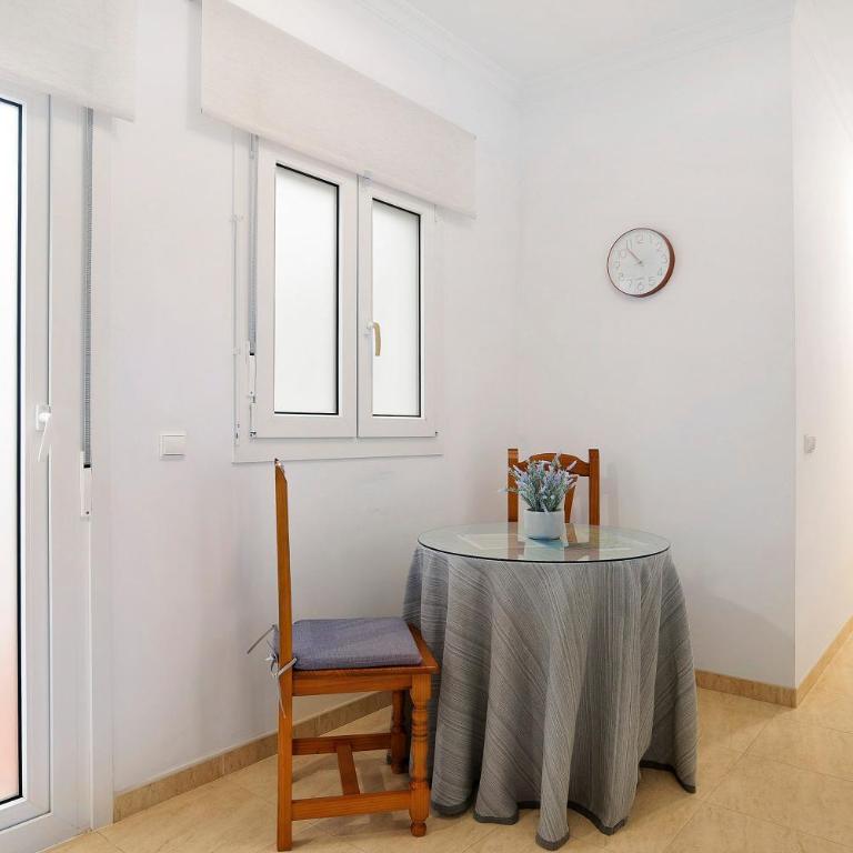 Aptº Jábega, Familias y Parejas - Apartamento con ducha - 6