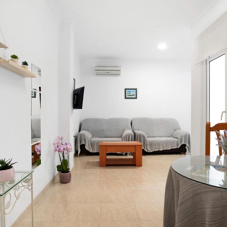 Aptº Jábega, Familias y Parejas - Apartamento con ducha - 1