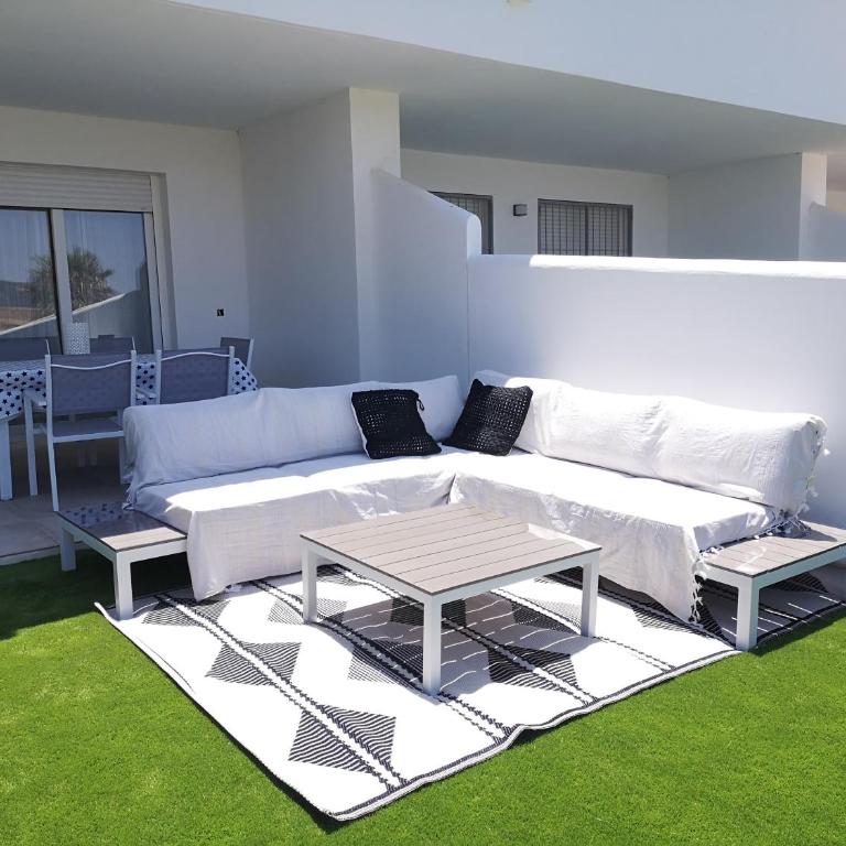 Bajo Poniente - Two-Bedroom Deluxe Apartment with Ocean View - 1