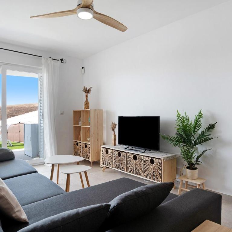 Bajo Poniente - Two-Bedroom Deluxe Apartment with Ocean View - 6