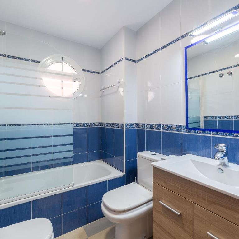 Apartamento Esbamar Vi - Two-Bedroom Deluxe Apartment with Garden View - 13