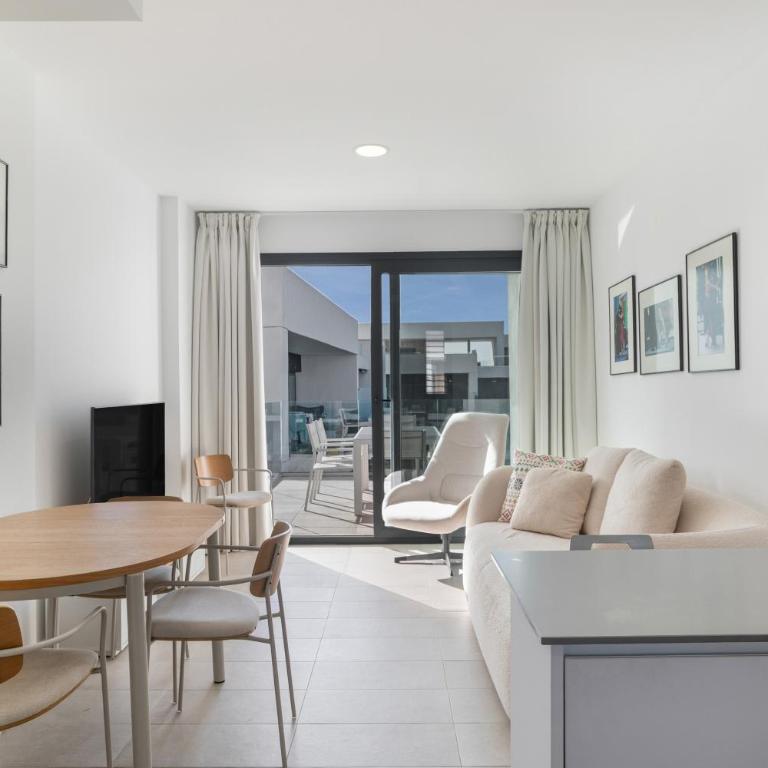 Casa África - Three-Bedroom Premium Apartment with Balcony - 6
