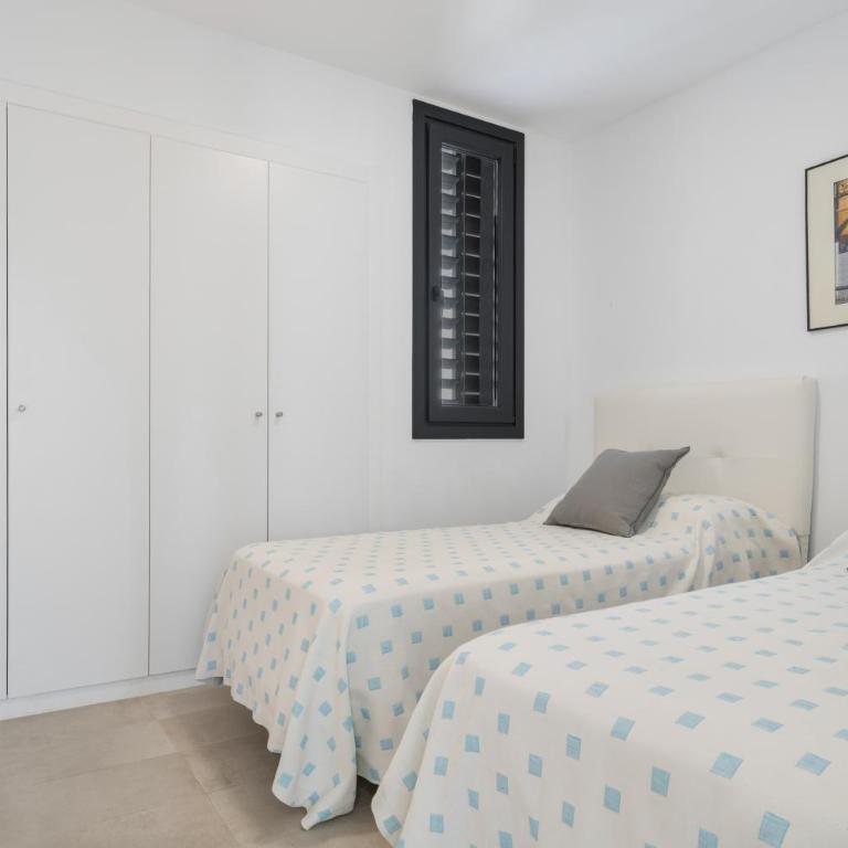Casa África - Three-Bedroom Premium Apartment with Balcony - 15