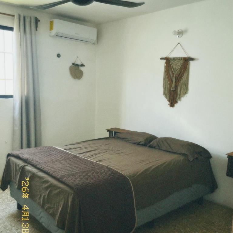 Casa Rouge Alojamiento Cerca de Uman - Three-Bedroom House - 5