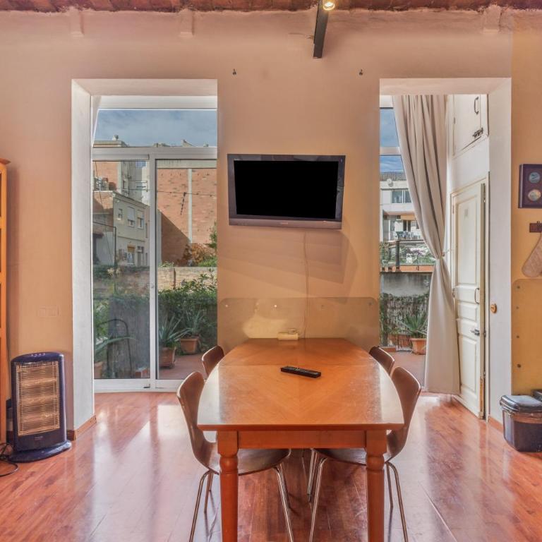 Lovely apartment with terrace - Two-Bedroom Deluxe Apartment with Balcony - 3