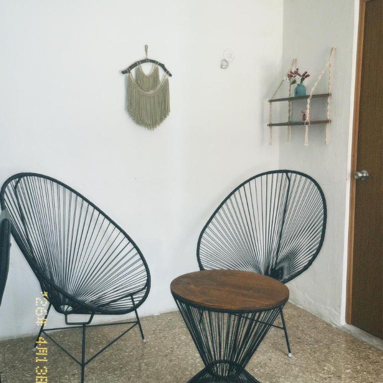 Casa Rouge Alojamiento Cerca de Uman - Three-Bedroom House - 3