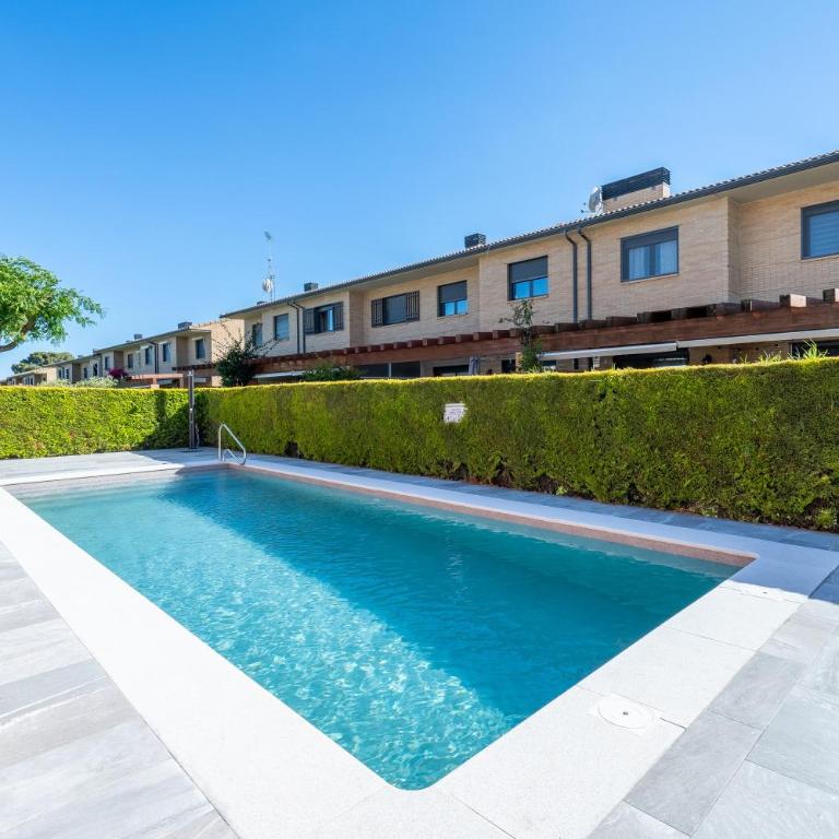 Casa Emi - Three-Bedroom House - 1