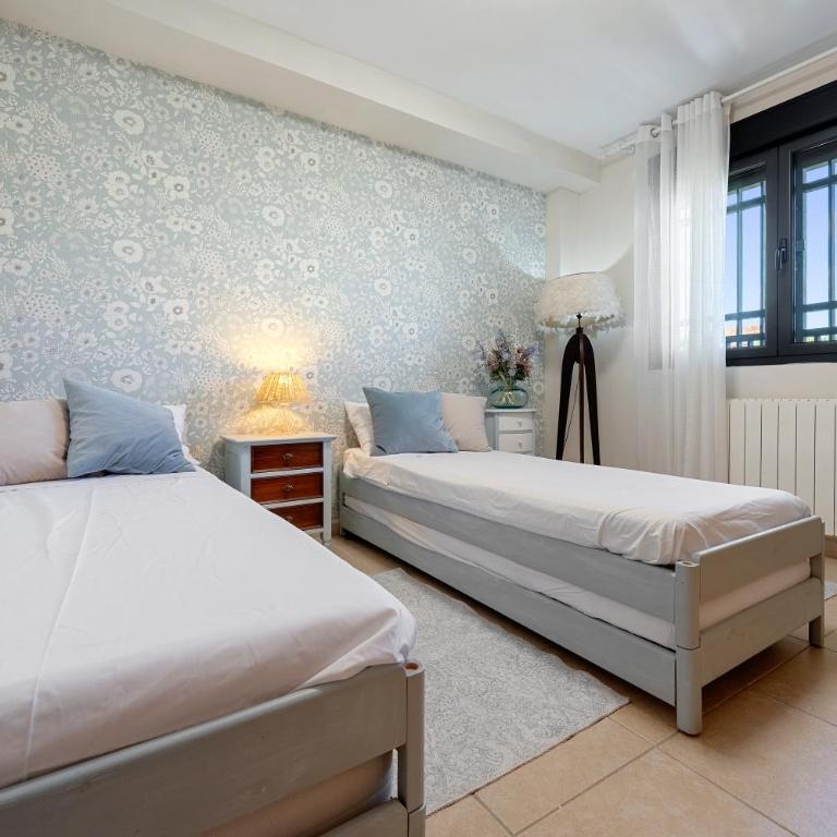 Casa Emi - Three-Bedroom House - 22