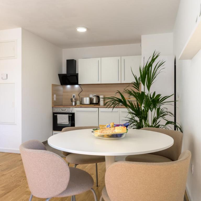 Colmar Chic - Deluxe-Apartment mit 2 Schlafzimmern und Gartenblick - 4