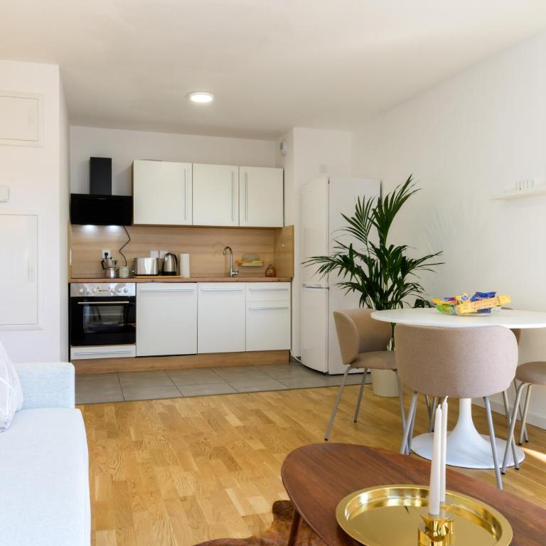 Colmar Chic - Deluxe-Apartment mit 2 Schlafzimmern und Gartenblick - 1
