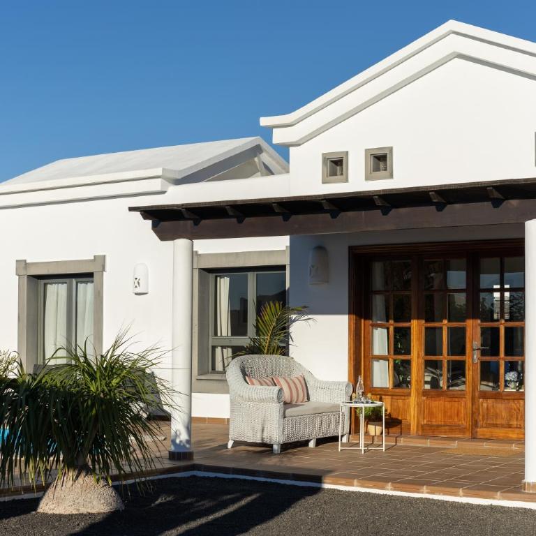 Villa Mo Luxury Heated Pool - Villa with Garden View - 28
