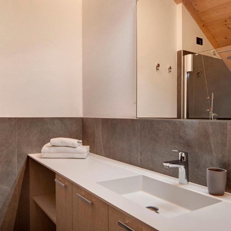 Rasia Residence Relax Night - Appartamento Superior con 1 Camera da Letto e Balcone - 17