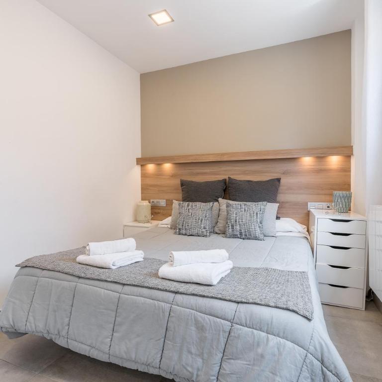 Family Catedral Centro - Three-Bedroom Premium Apartment with Balcony - 9