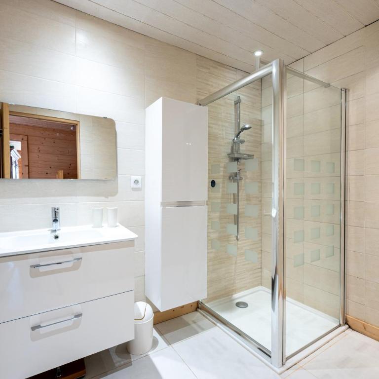 Tié No Appartement Chaleureux - Appartement 3 Chambres avec Vue sur la Montagne - 23
