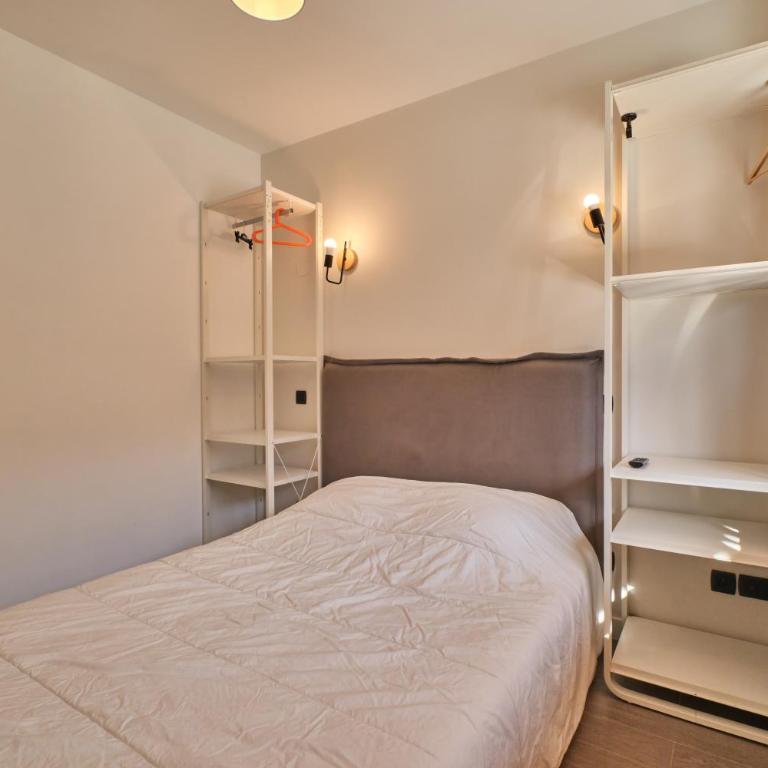 Marmotte 101 - Three-Bedroom Premium Apartment with Balcony - 11
