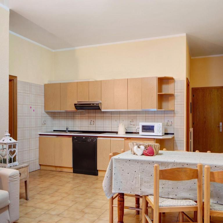 Baita Franz 2 Livigno - Appartamento Deluxe con 2 Camere da Letto e Vista Giardino - 10