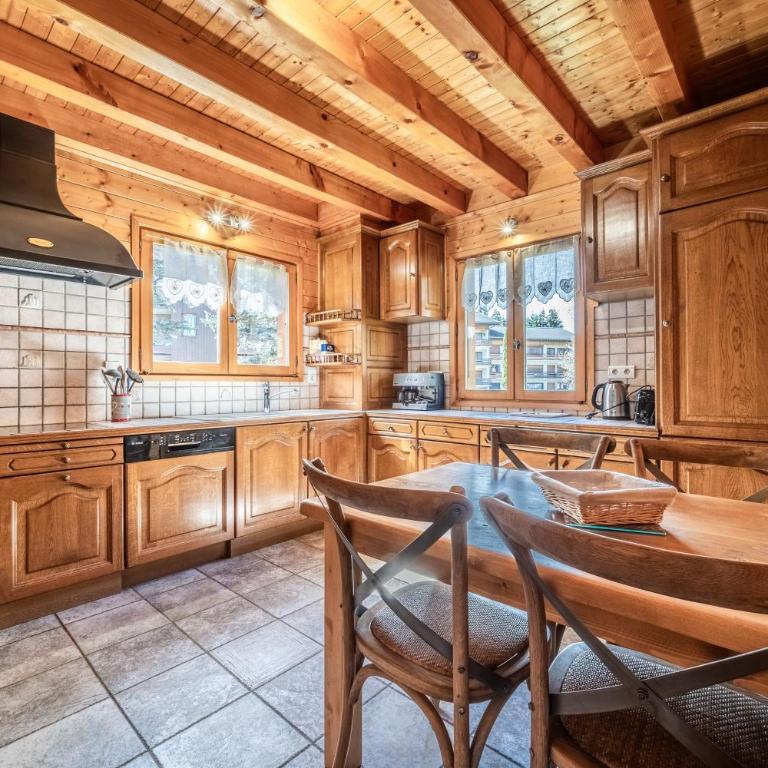 Chalet Le Reposoir - 3 étoiles - Three-Bedroom Chalet - 12