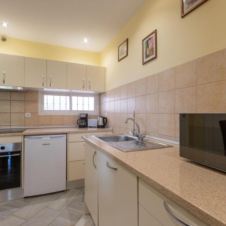 Lovely 2 bed apt overlooking golf - Apartamento Deluxe de 2 dormitorios con vistas al mar - 13