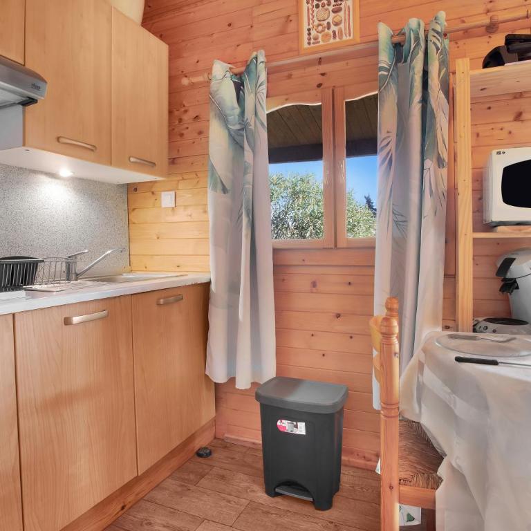 Joli Chalet en bois mésange bleu - Chalet 1 Chambre - 10