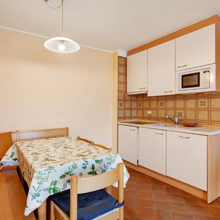 Chalet Meridiana Appartamento 8 - Appartamento Deluxe con 2 Camere da Letto e Balcone - 16