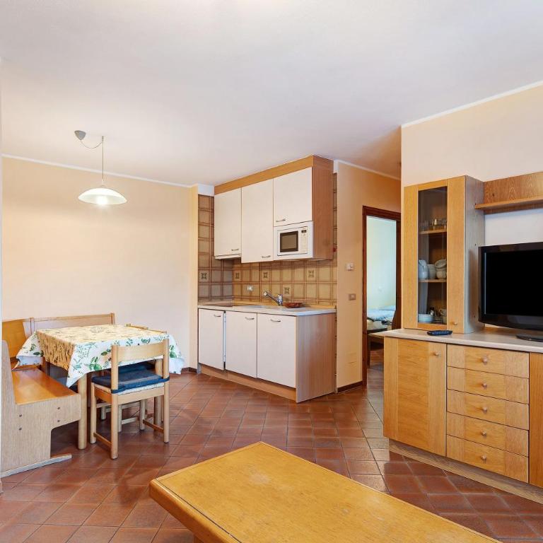 Chalet Meridiana Appartamento 8 - Appartamento Deluxe con 2 Camere da Letto e Balcone - 15