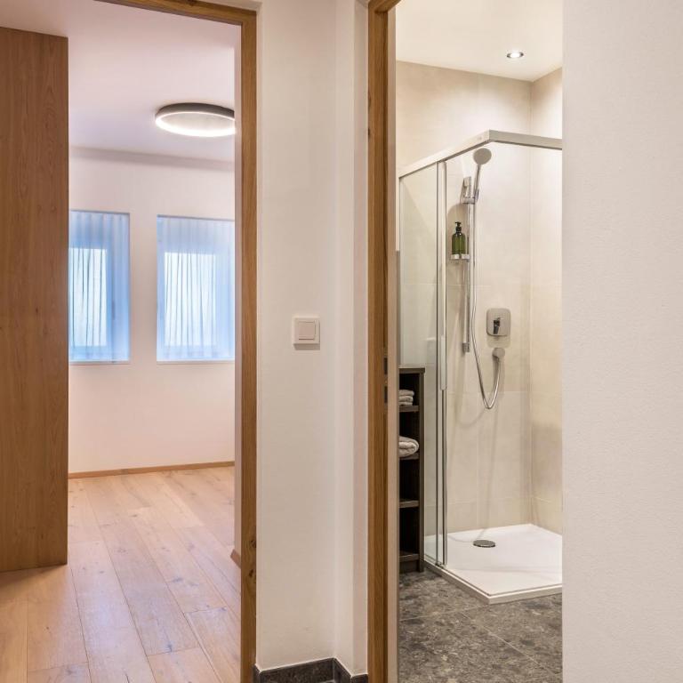 Mountain Meadows Apt 4 - Appartamento Deluxe con 2 Camere da Letto e Vista Giardino - 17