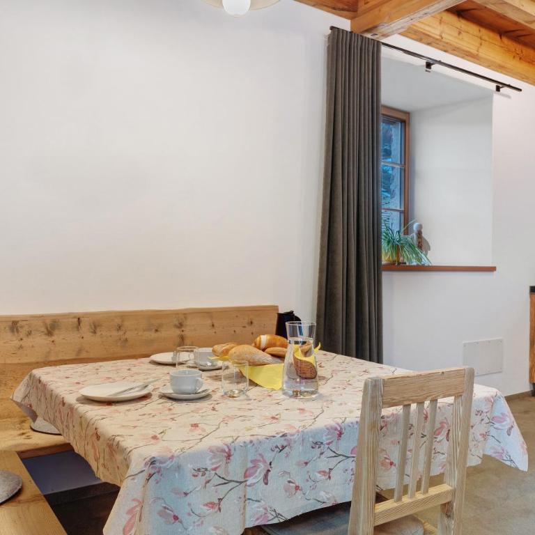 Alpin Chalet Samer Apt Bauernstube - Appartement 3 Chambres Premium avec Balcon - 16